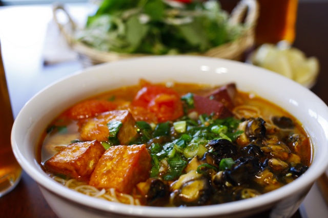 Bún ốc ngon Hà Nội là một trong những món ăn níu chân thực khách