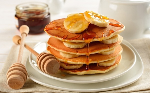 Cách làm pancake mật ong cho bữa sáng vừa nhanh chóng lại đơn giản