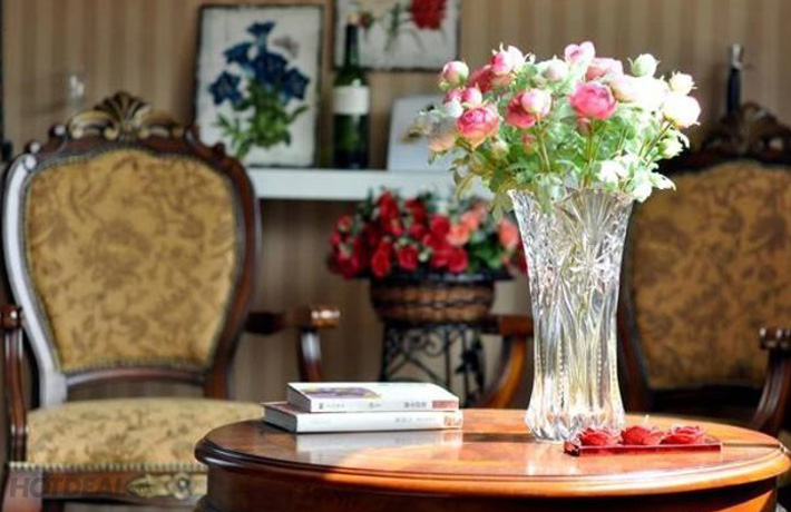 Cắm hoa bình cao: Những điều cần nhớ để có lọ hoa đẹp