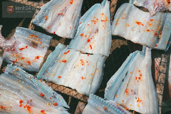 Du dịch đảo Nam Du không thể không thưởng thức đặc sản cháo mực, cá xương xanh