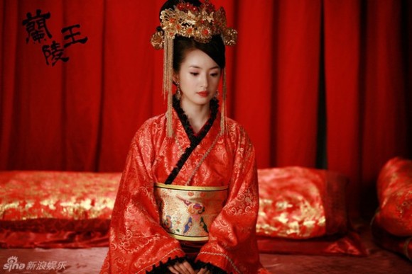 Tạo hình cô dâu đẹp của Lâm Y Thần trong bộ phim Lan Lăng Vương